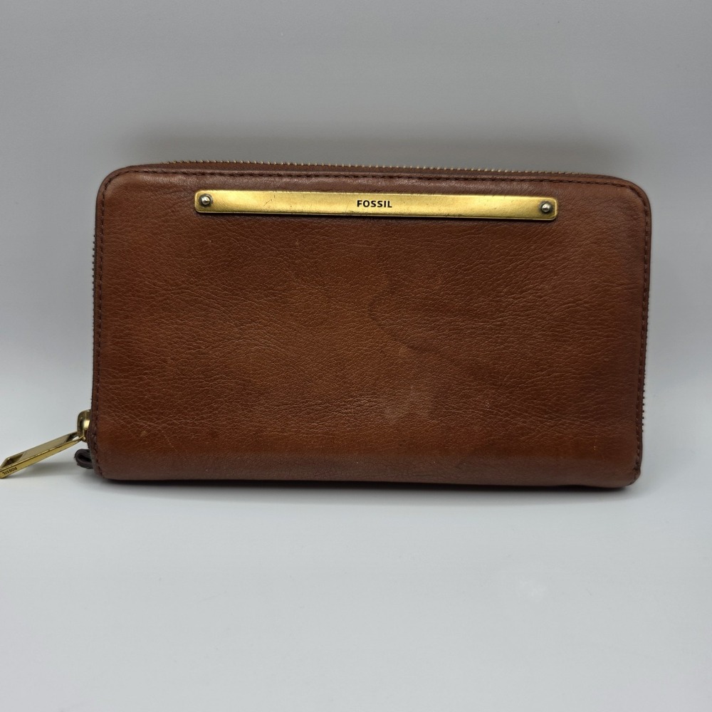 Brown Leather Fossil Liza Zip Around Wallet broken zipper small stain